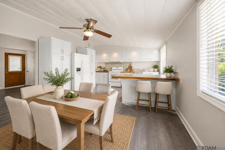 Property Photo:  11631 Biscayne Dr  LA 70814 