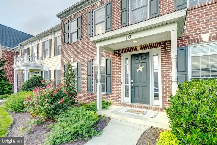 Property Photo: 10 Jamestown Square PA 17050