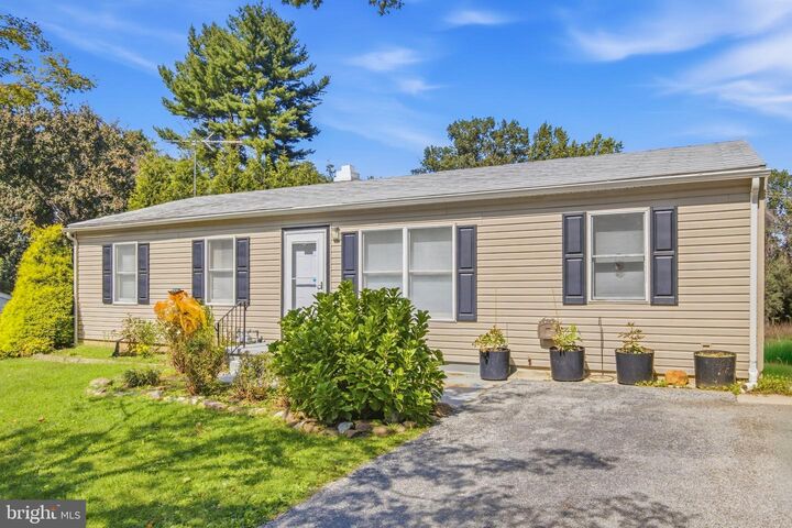 Property Photo:  32 Chartwell Road  PA 19390 