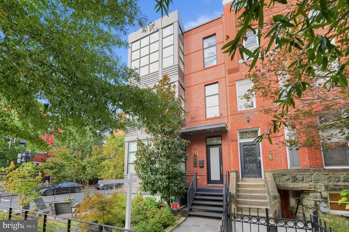 Property Photo:  1500 17th Street NW B  DC 20036 