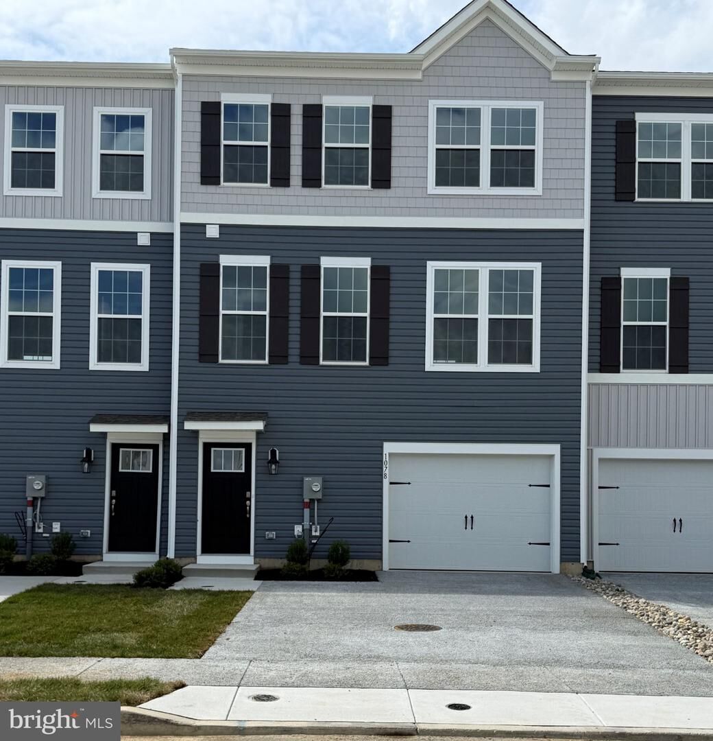 Property Photo:  1078 Meadowlark Drive  PA 18051 