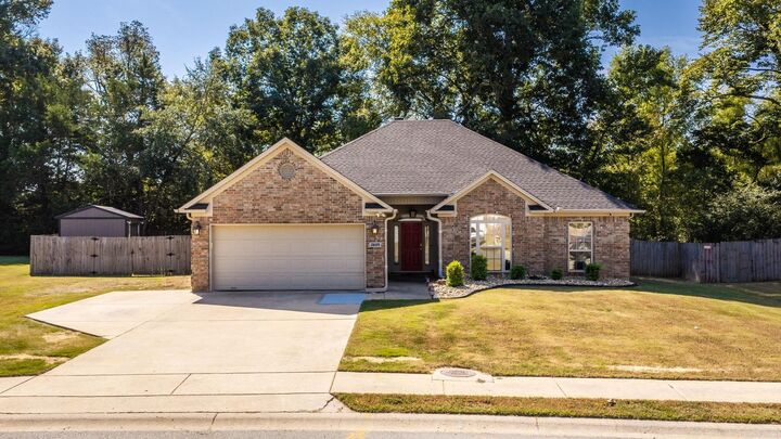 Property Photo:  2609 Shadowcreek Drive  AR 72022 