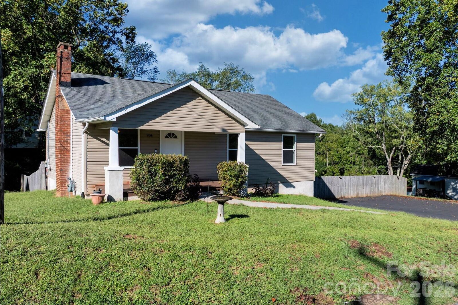 Property Photo:  934 Fairview Drive SW  NC 28645 