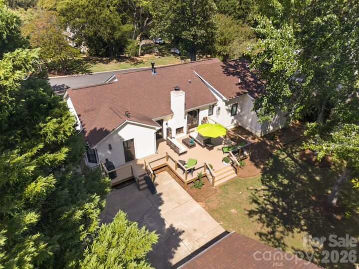 Property Photo: 2021 Lynbridge Drive NC 28270