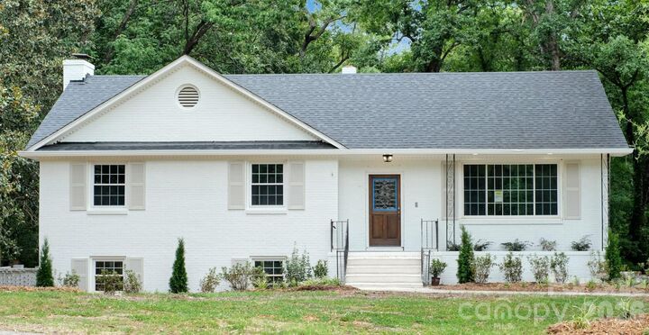 Property Photo:  7527 Gayle Avenue  NC 28212 