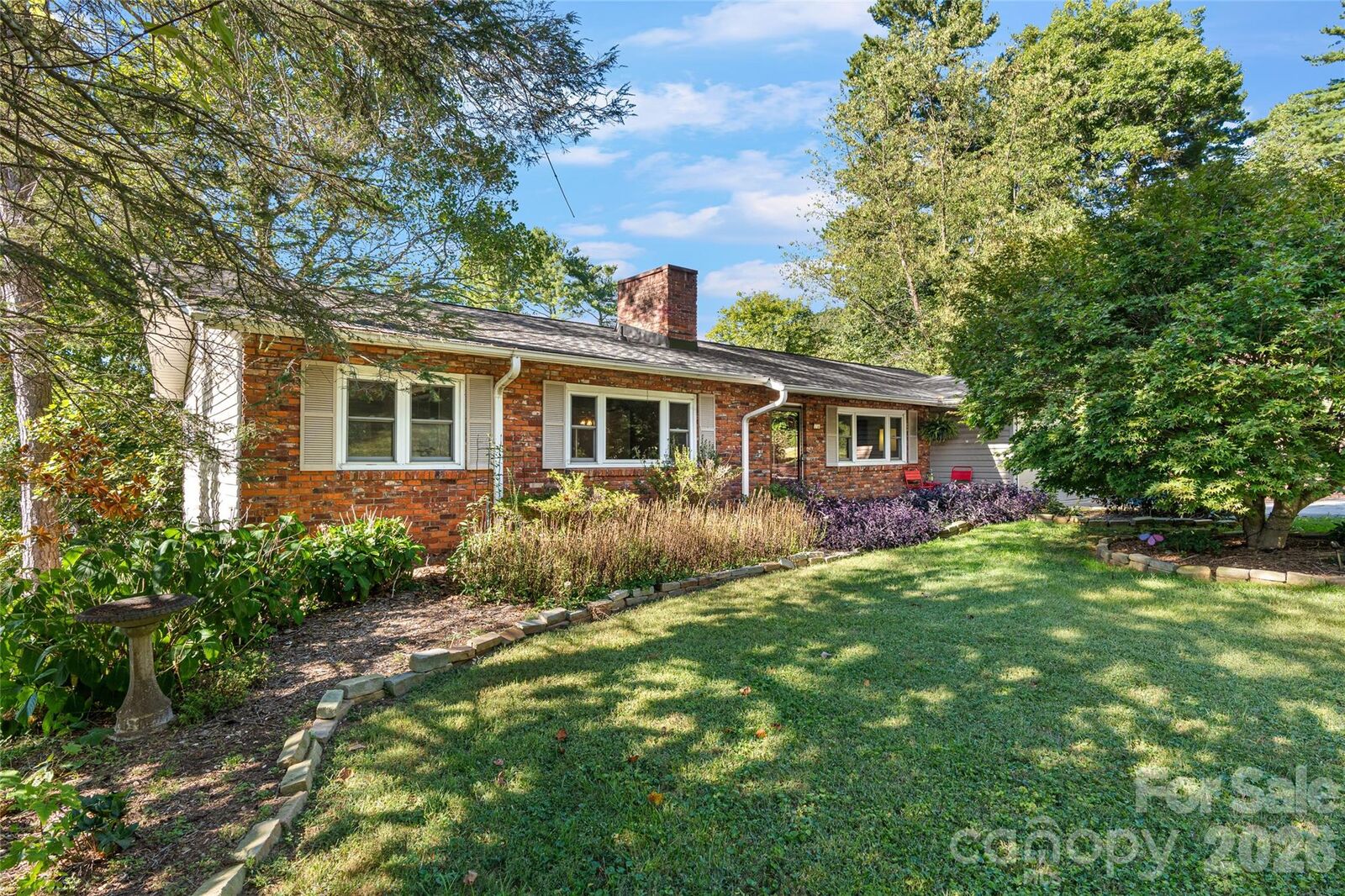 Property Photo:  18 Northwood Road  NC 28804 