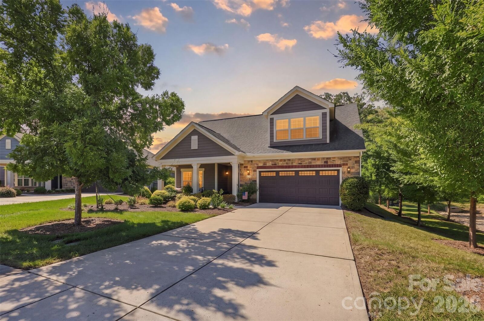 Property Photo:  2213 Lincolnshire Lane  NC 28173 