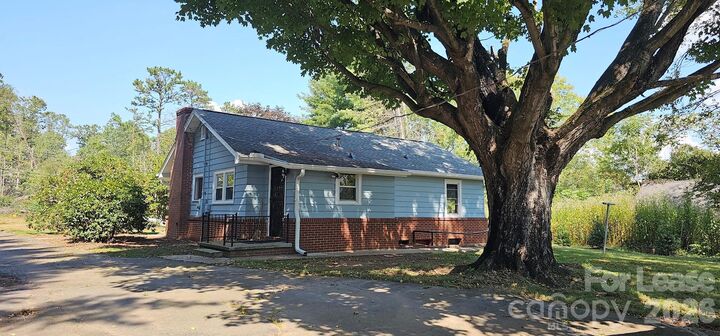 Property Photo:  75 Oak Hill Drive  NC 28806 