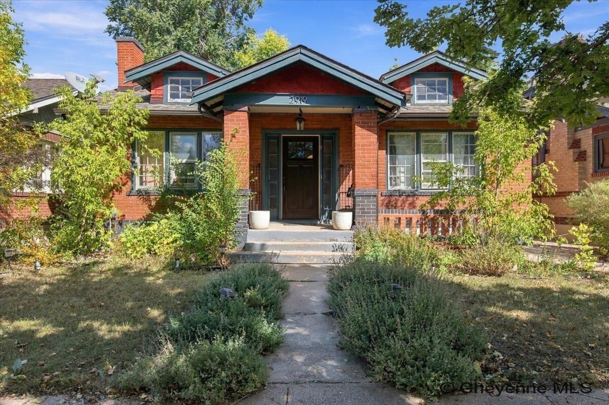 Property Photo: 2919 Thomes Ave WY 82001