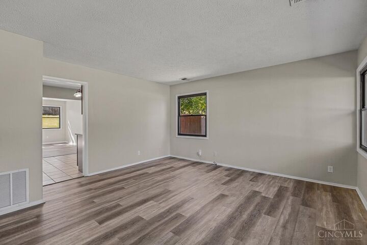 Property Photo: 3969 Larchview Drive OH 45236