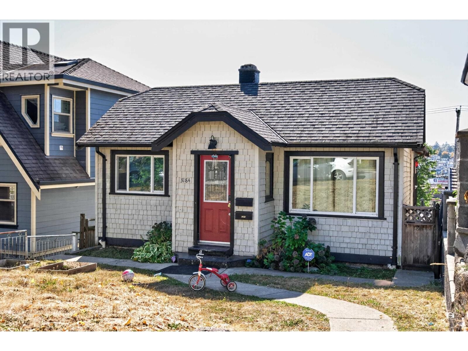 Property Photo: 3184 East 8th Avenue BC V5M 1X6