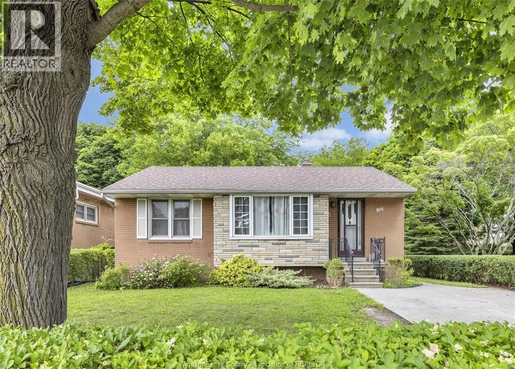 Property Photo:  1158 Dot Avenue  ON N9C 3J1 