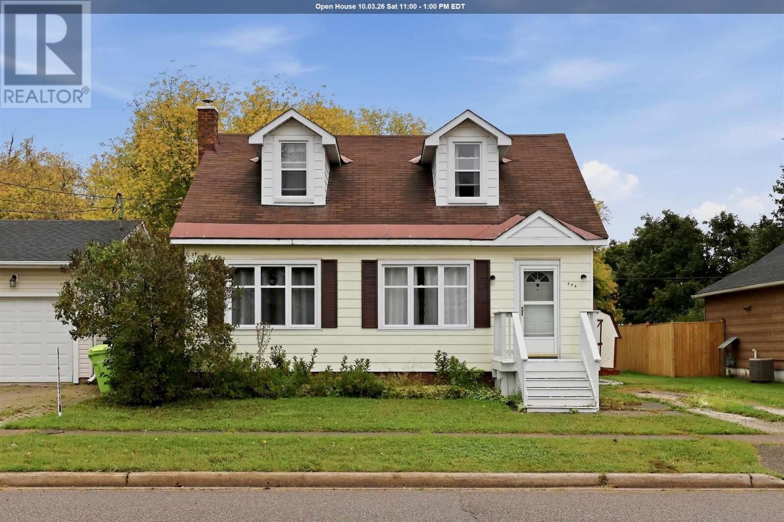Property Photo:  148 Walnut St  ON P6B 2E9 