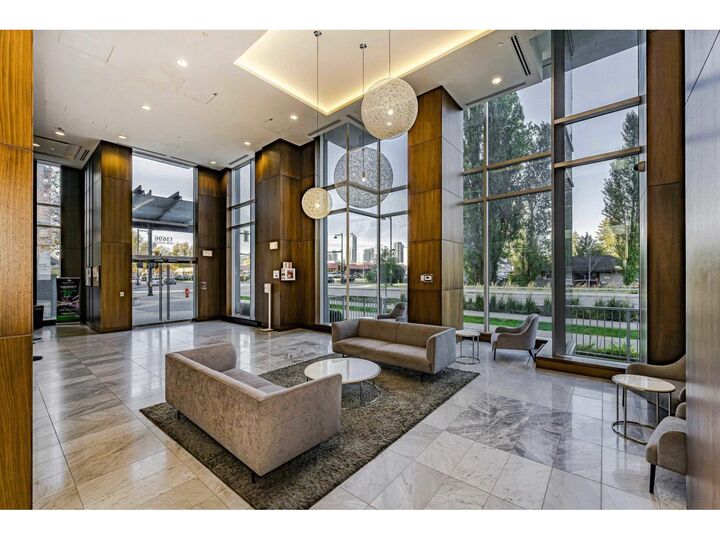 Photo de la propriété: 13696 100 Avenue 2001 BC V3T 0L5