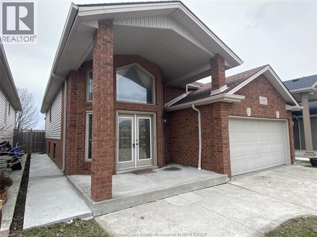 Property Photo:  1517 Meridian Street Upper  ON N9G 3E5 