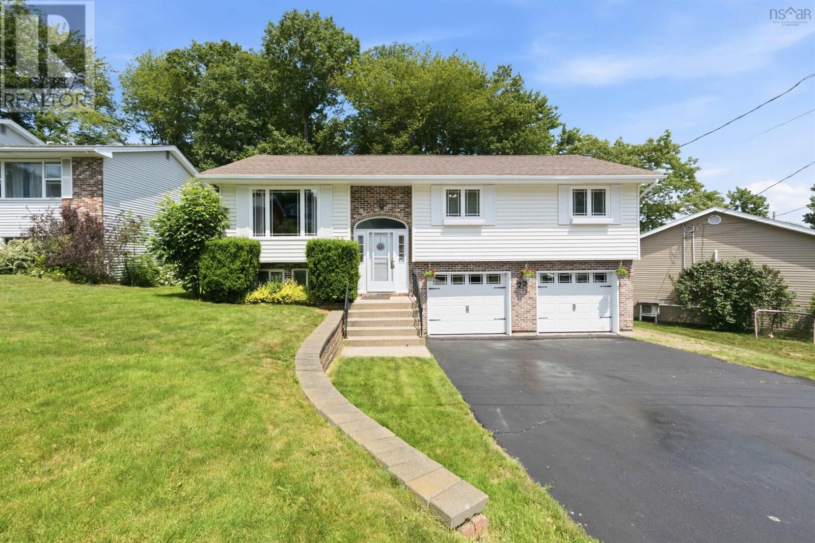 Property Photo:  73 Wynn Castle Drive  NS B4E 2H3 