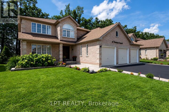 Property Photo:  47 Northview Crescent  ON L4N 9T4 