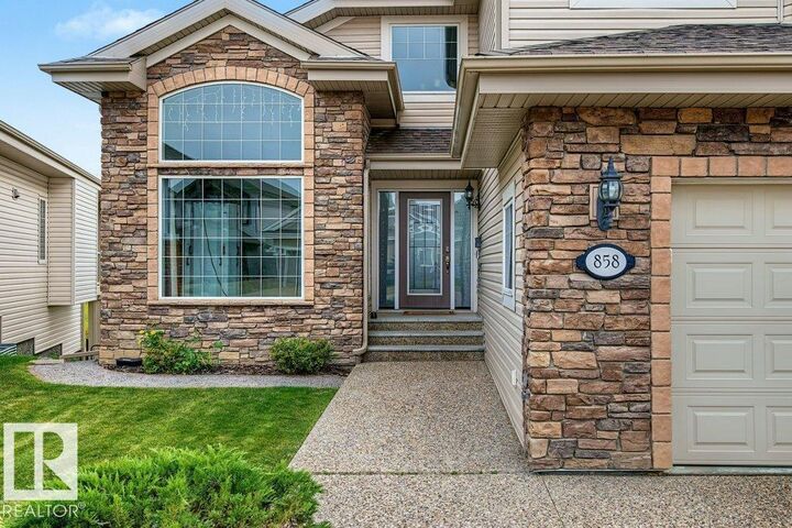Property Photo:  858 Hodgins Rd NW NW  AB T6M 0K8 