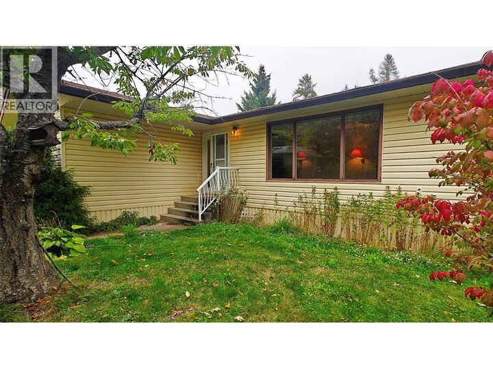 Property Photo:  610 7th Avenue  BC V0G 1P0 