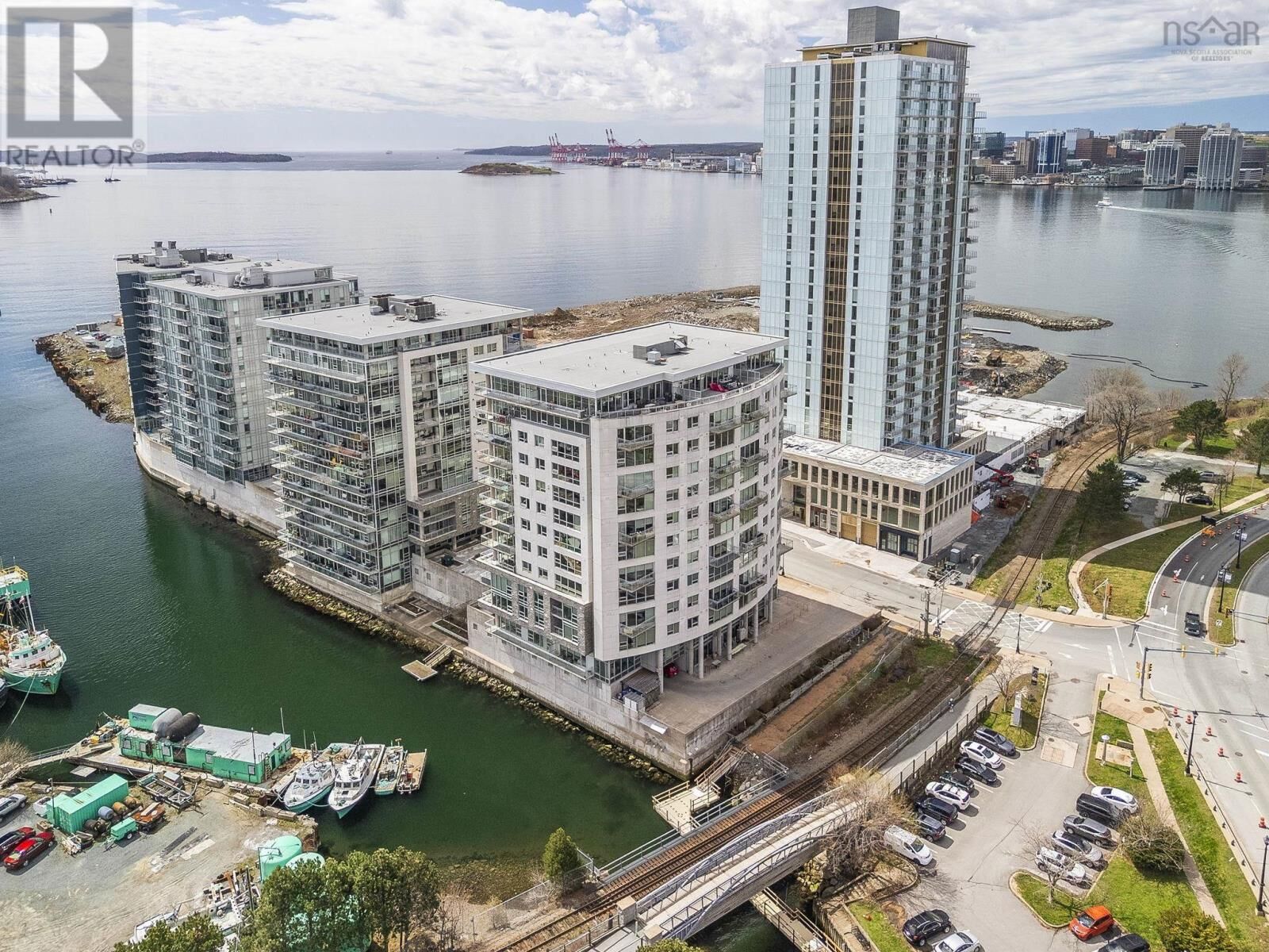 Property Photo: 15 Kings Wharf Place 1007 NS B2Y 0C2