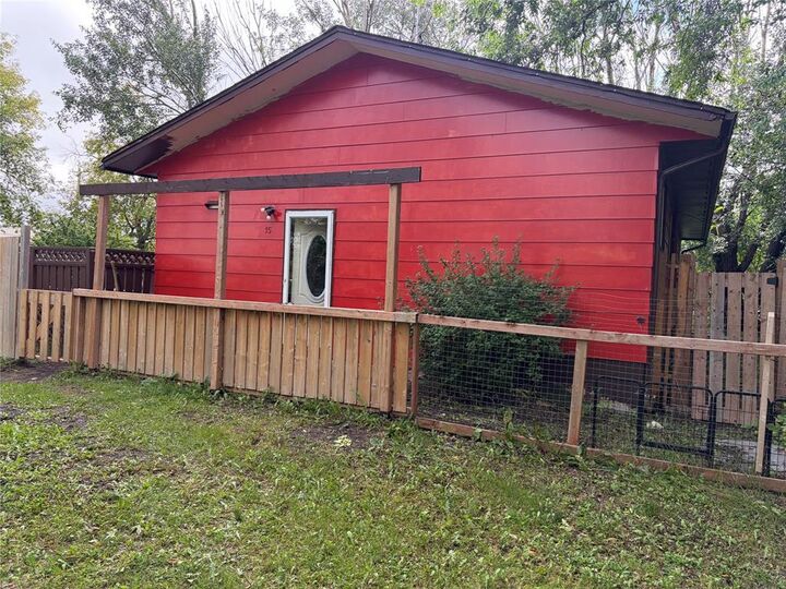 Property Photo:  15 6th Street  MB R0J 0V0 