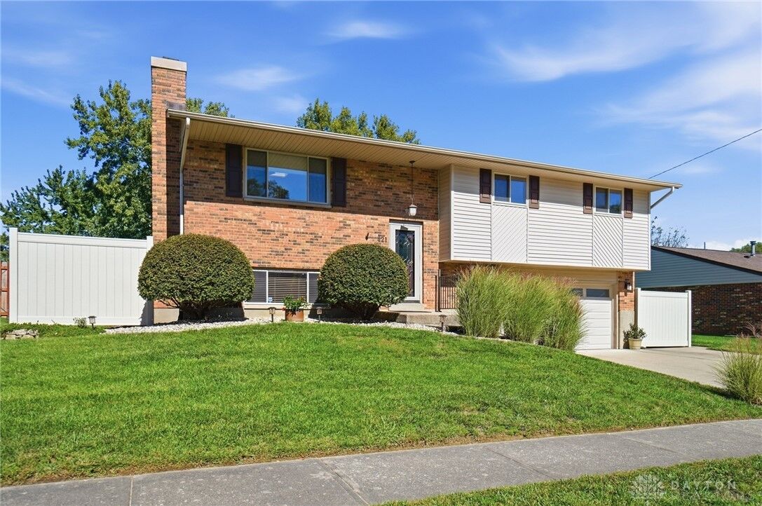 Property Photo: 421 Greenport Drive OH 45449