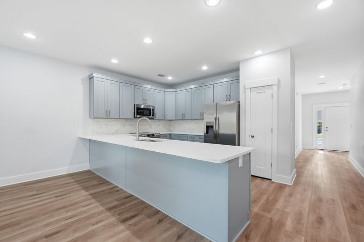 Property Photo:  704 Ferguson Drive 6  FL 32547 