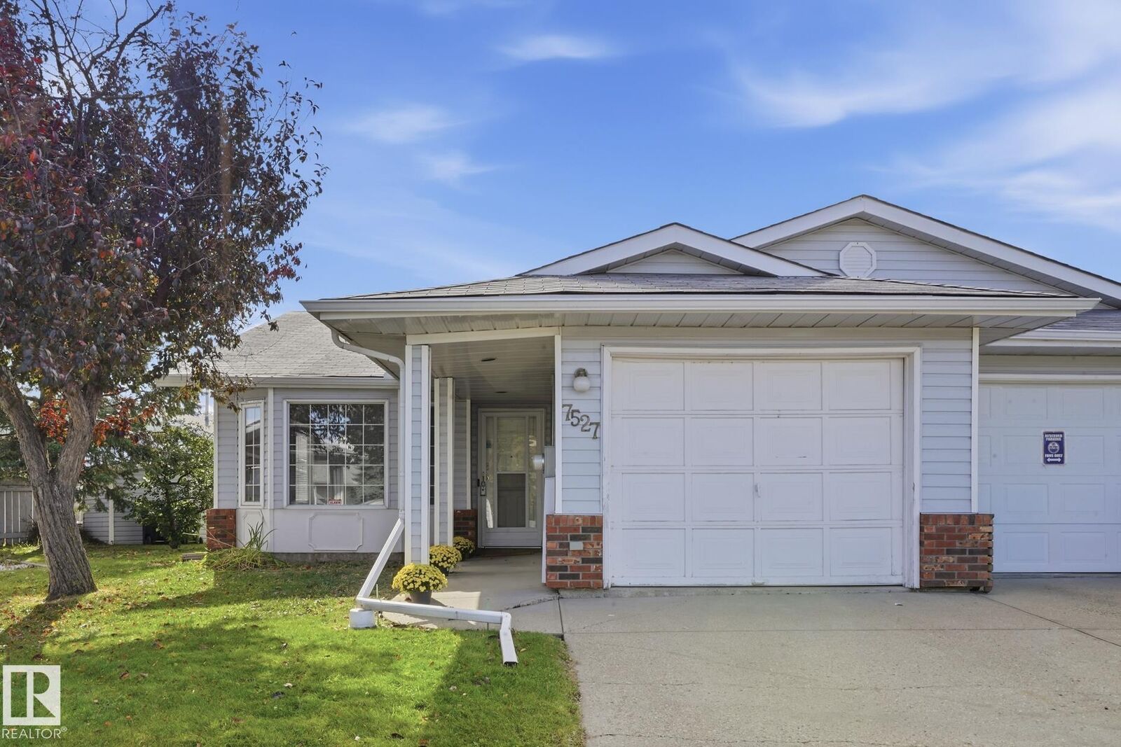 Property Photo:  7527 138A Avenue NW  AB T5C 3R2 