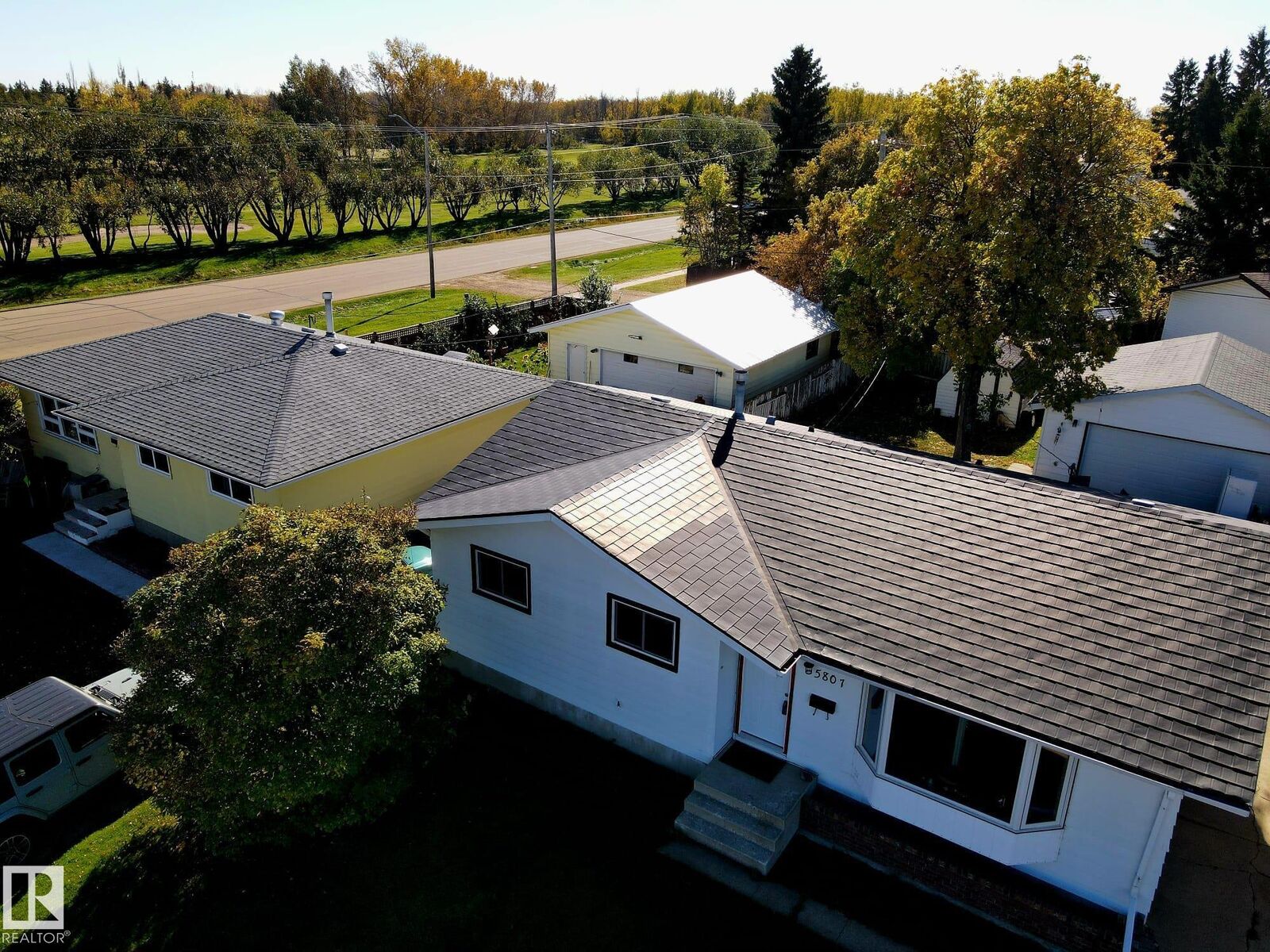 Property Photo:  5807 51 Avenue  AB T0A 2W0 