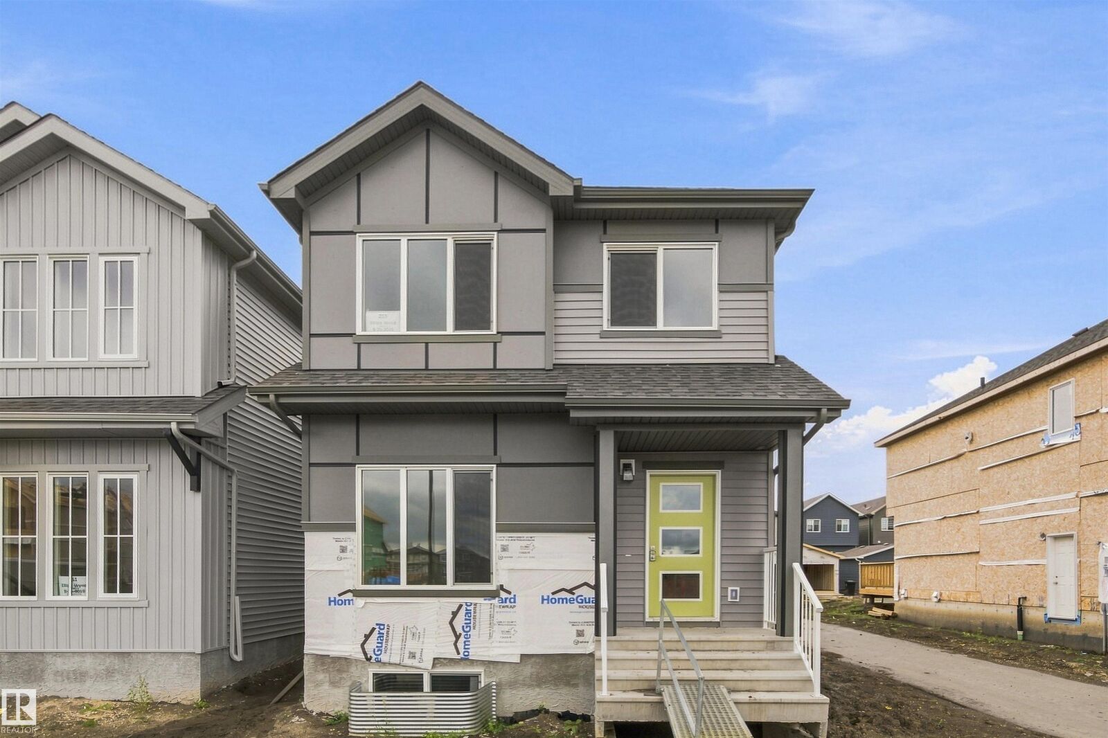 Property Photo:  255 Elliott Wynd  AB T8L 4E8 