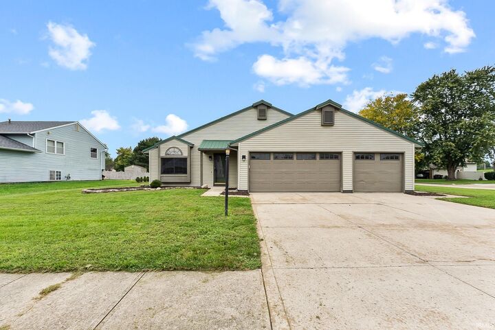 Property Photo: 1720 Paveys Glen Run IN 46804-8020