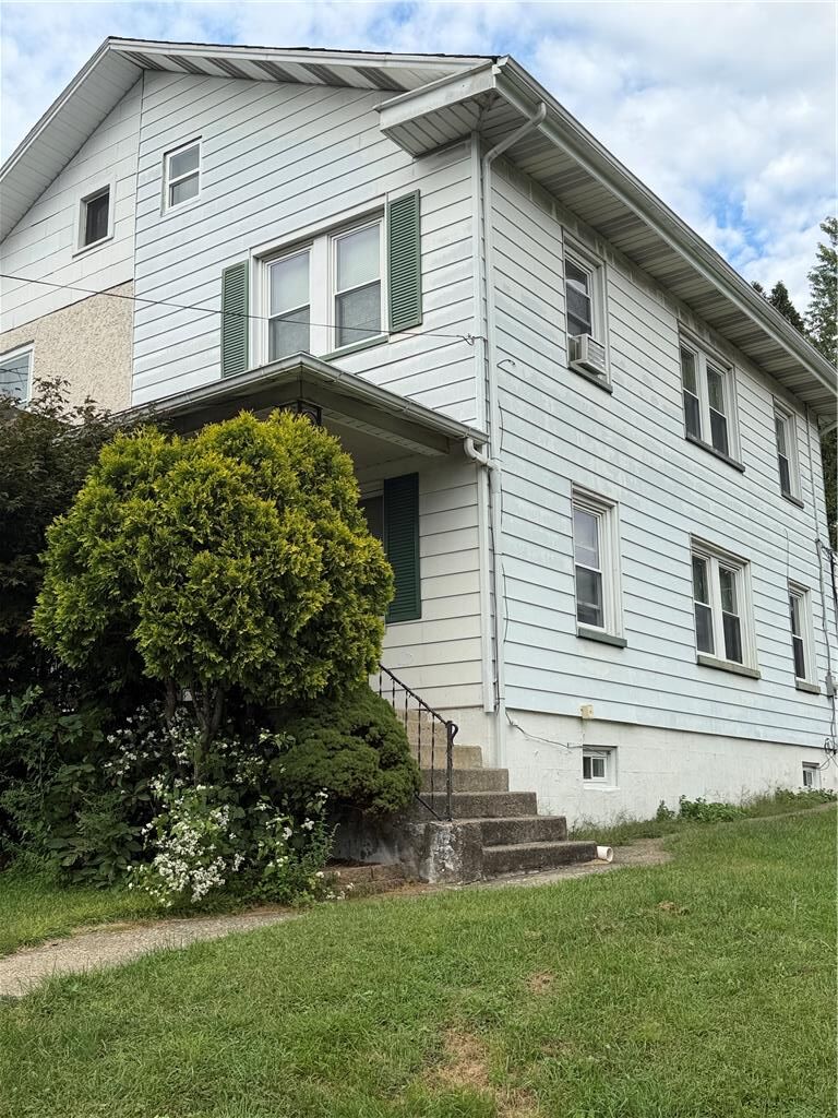 Property Photo:  1906 3rd Street  PA 18020 
