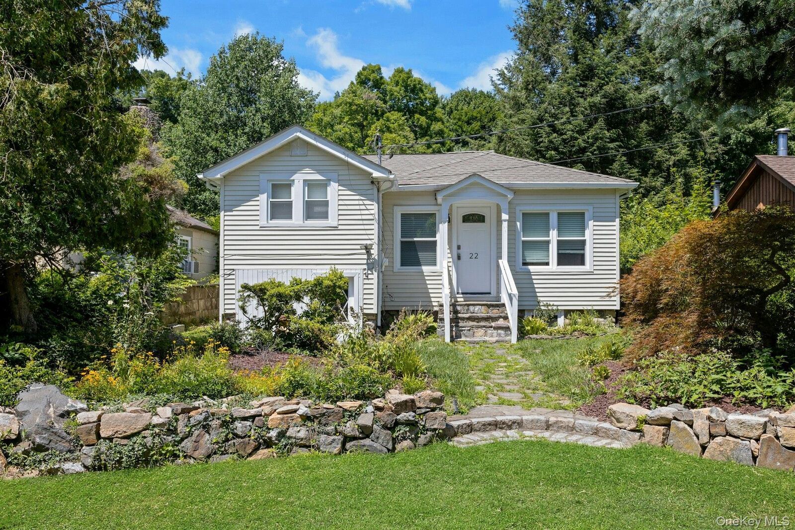 Property Photo:  22 Larch Dr Larch Drive  NY 10541 