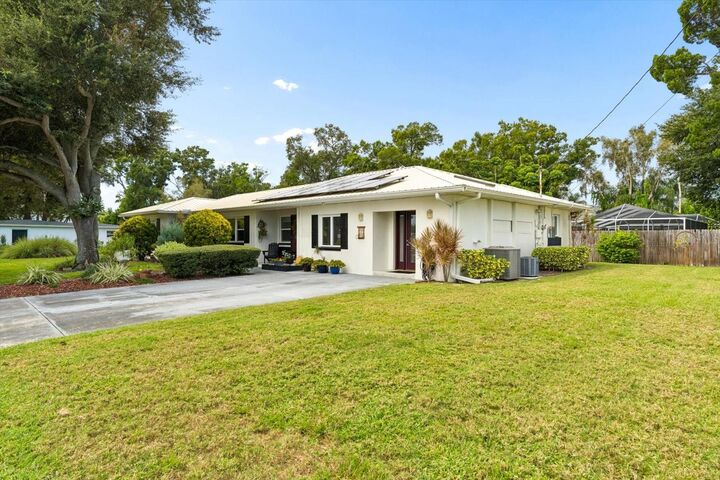 Property Photo:  400 N Corona Avenue  FL 33765 