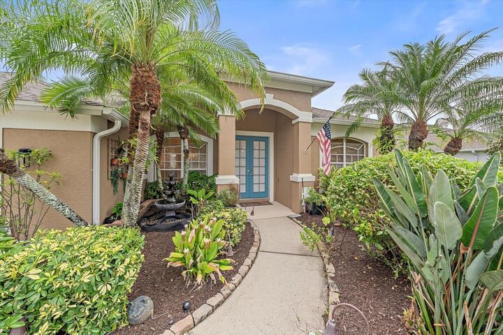 Property Photo: 11915 Clubhouse Drive FL 34202