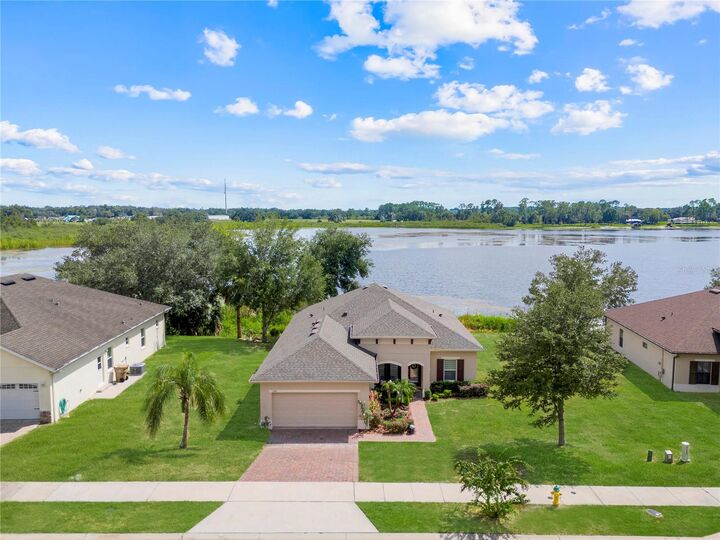 Property Photo:  124 Islabella Way  FL 34736 