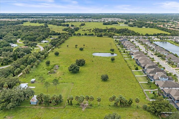 Property Photo:  1033 Whimbrel Run  FL 34212 