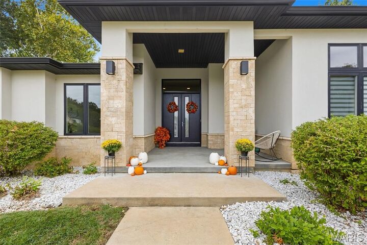 Property Photo:  10147 Fieldcrest Lane  MO 63124 