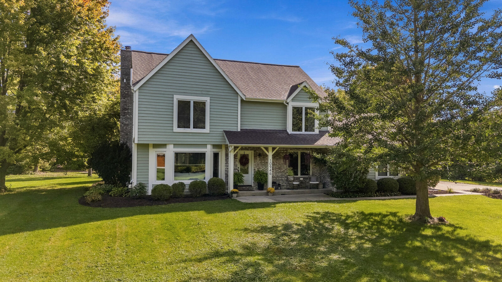 Property Photo: 10946 N Sherwood Dr WI 53092
