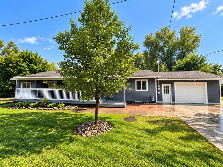 Property Photo:  729 Jay Street  MI 48809 