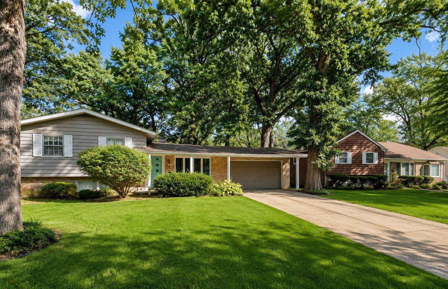 Property Photo: 49 Briarcliff Road IL 60538
