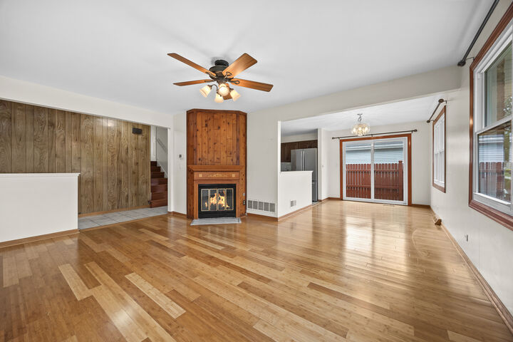 Property Photo: 1309 Wilson Avenue IL 60189
