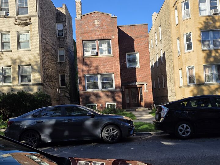 Property Photo:  6220 N Talman Avenue  IL 60659 