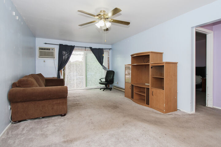 Property Photo: 804 E Old Willow Road 105 IL 60070