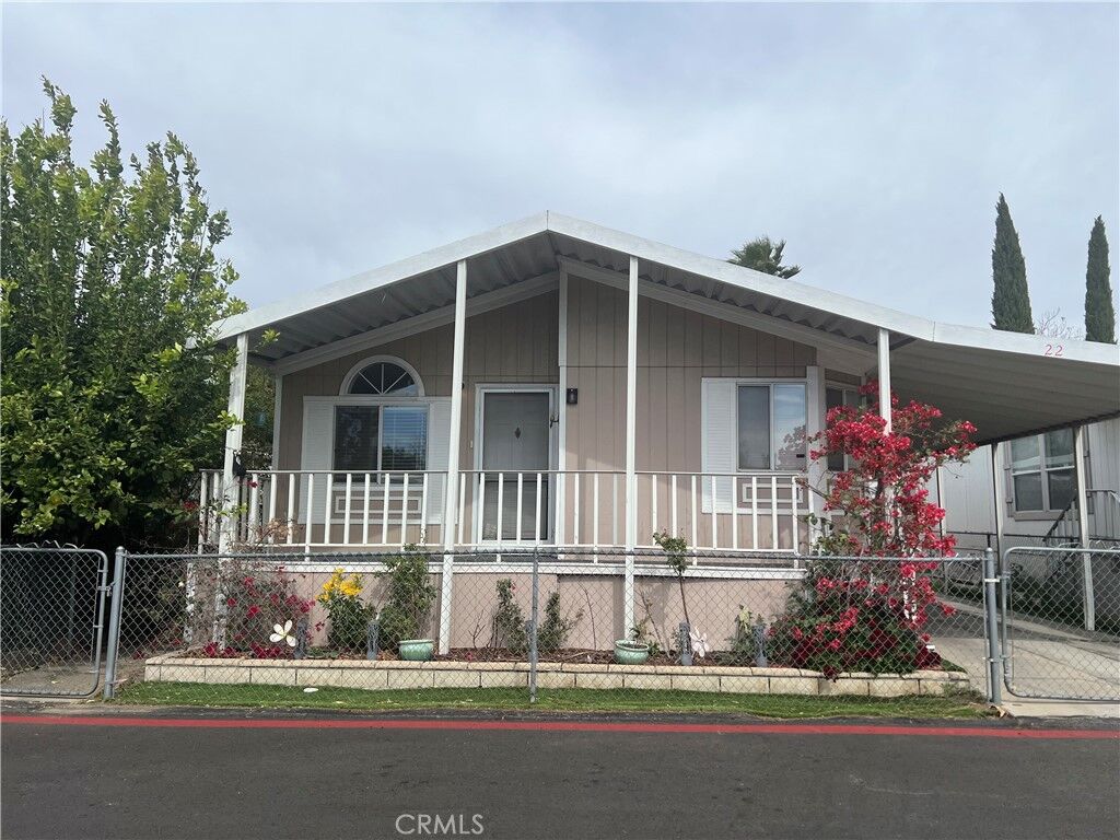 Property Photo:  8191 Calabash Ave 22  CA 92335 