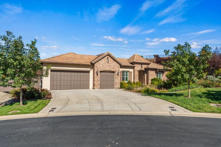 Property Photo: 239 Candlewood Court CA 95762