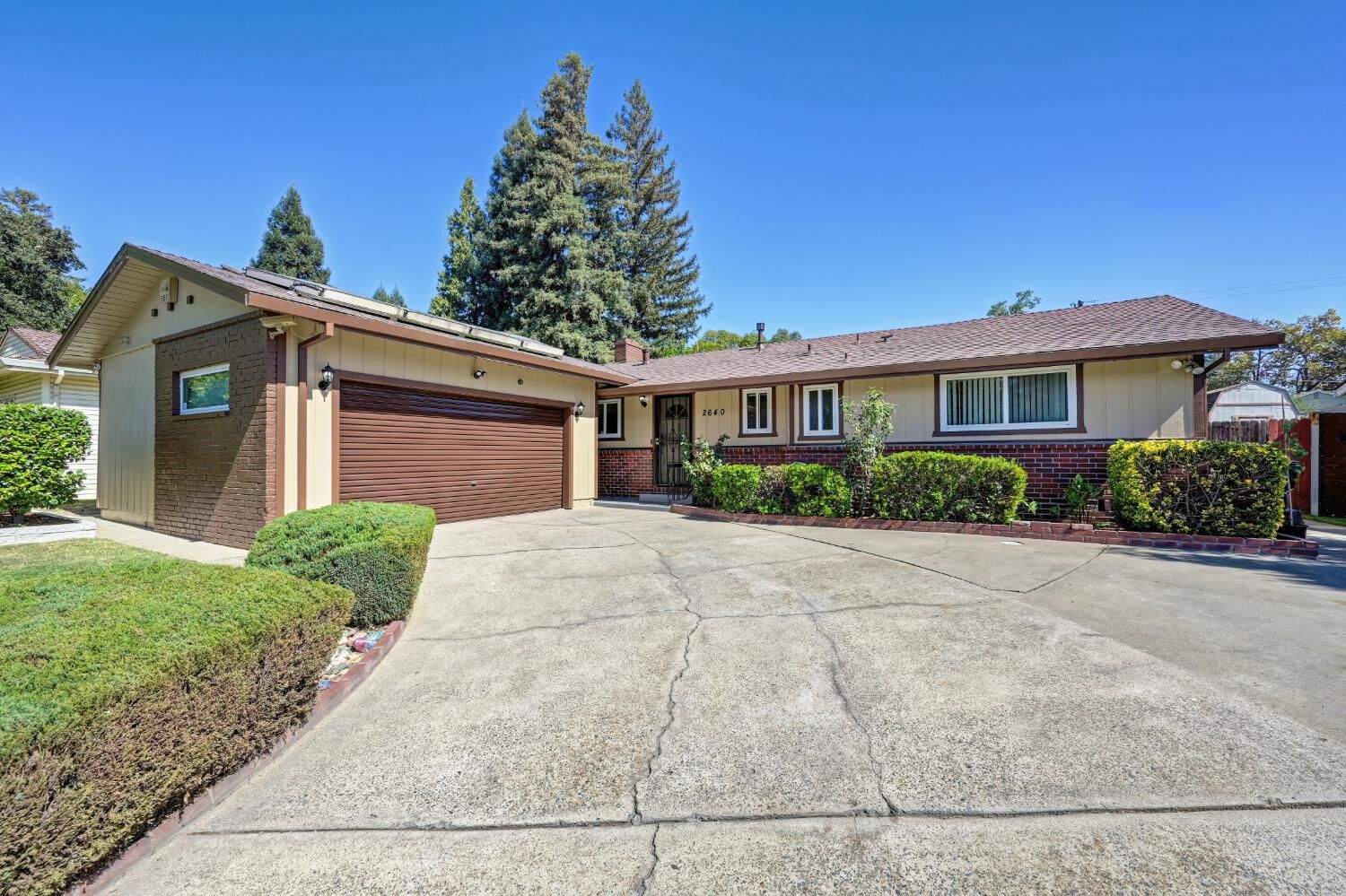 Property Photo: 2640 Los Feliz Way CA 95608