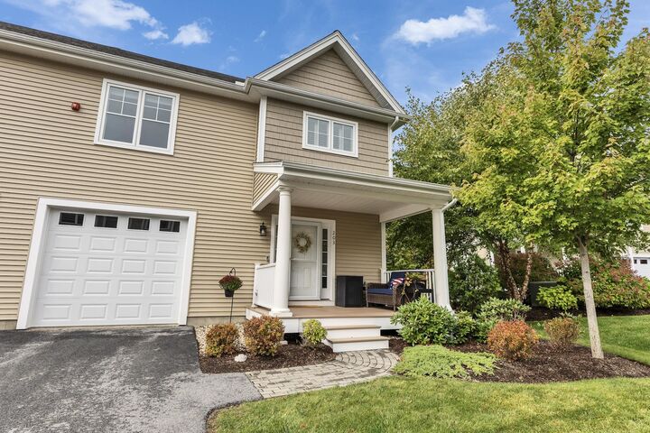 Property Photo:  203 Woodview Way  NH 03102 