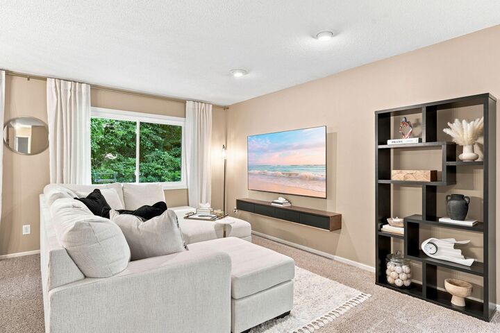 Property Photo: 1711 Hickory Hill Dr MN 55122