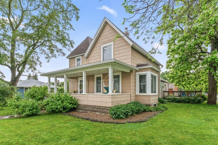 Property Photo:  321 1st Avenue SE  MN 55963 